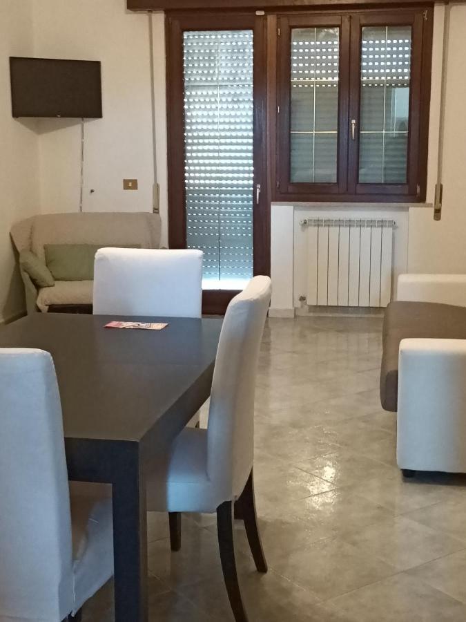 King Suite - Intera Suite Vicino Aeroporto E Fiera Di Roma Fiumicino Exteriér fotografie