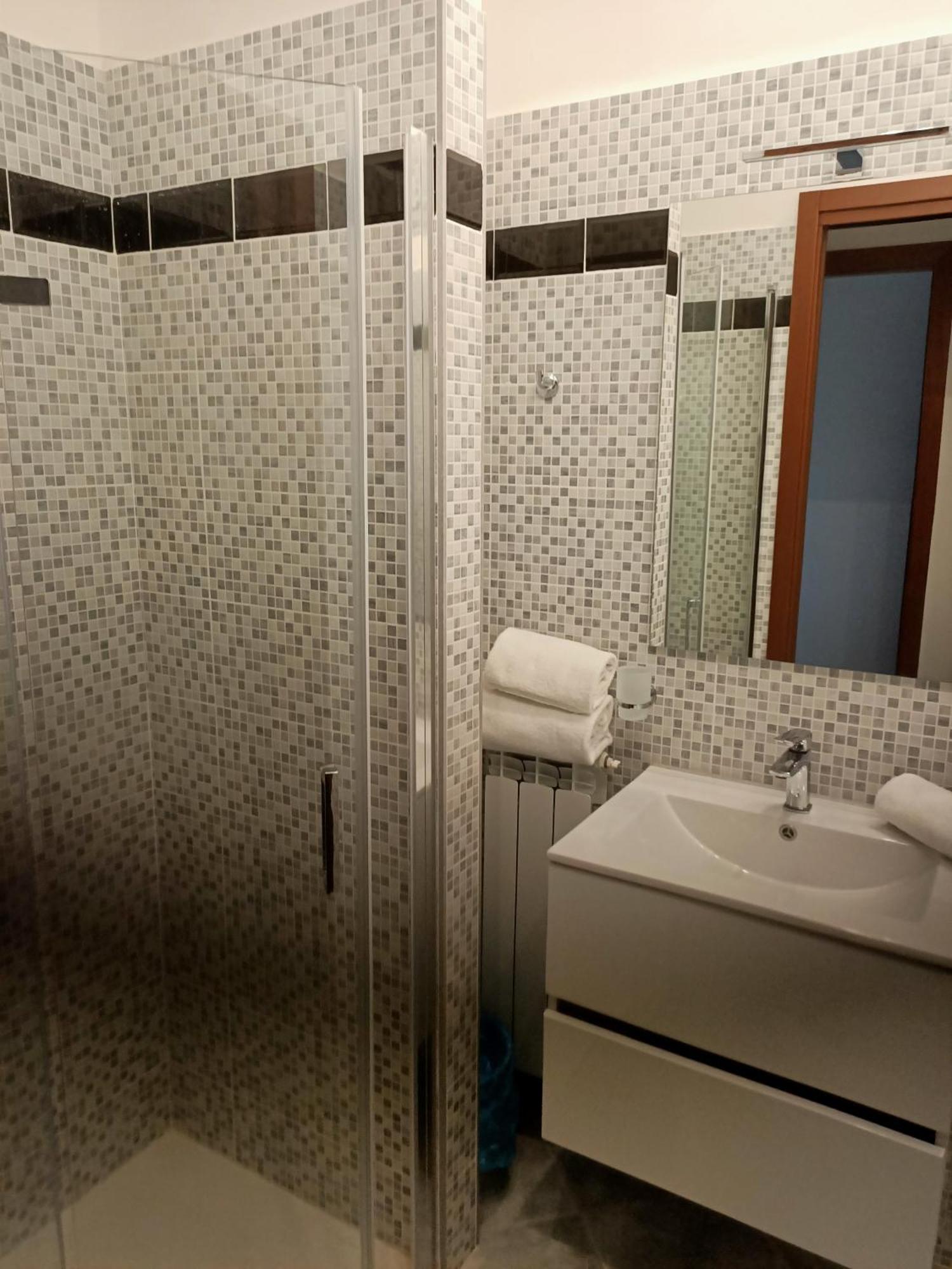 King Suite - Intera Suite Vicino Aeroporto E Fiera Di Roma Fiumicino Exteriér fotografie