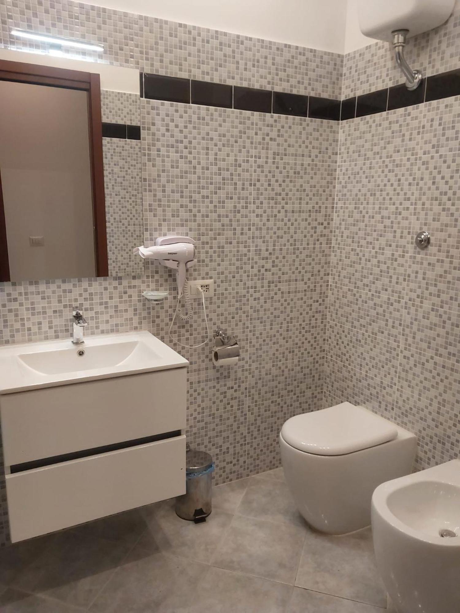 King Suite - Intera Suite Vicino Aeroporto E Fiera Di Roma Fiumicino Exteriér fotografie